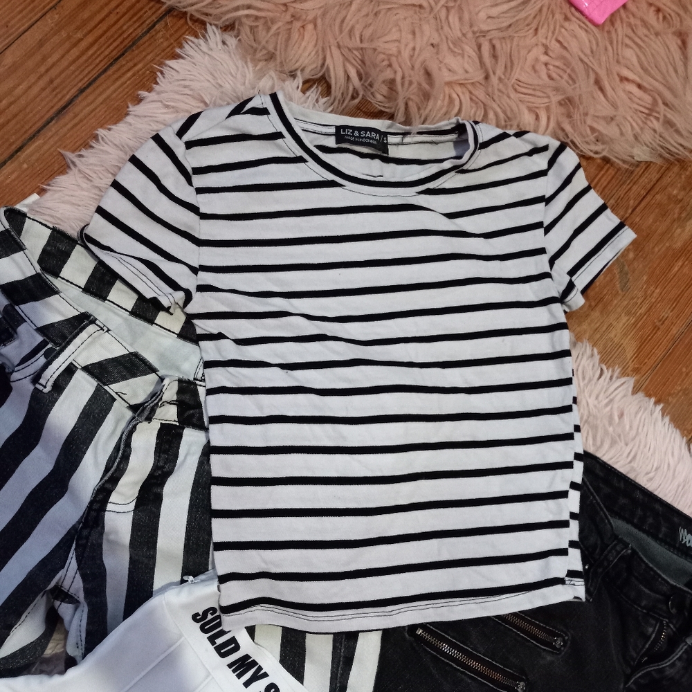 Goth girl starter kit bundle huge lot! 8 pieces blk&wht aesthetic 8 piece- SOLD - Picture 10 of 16